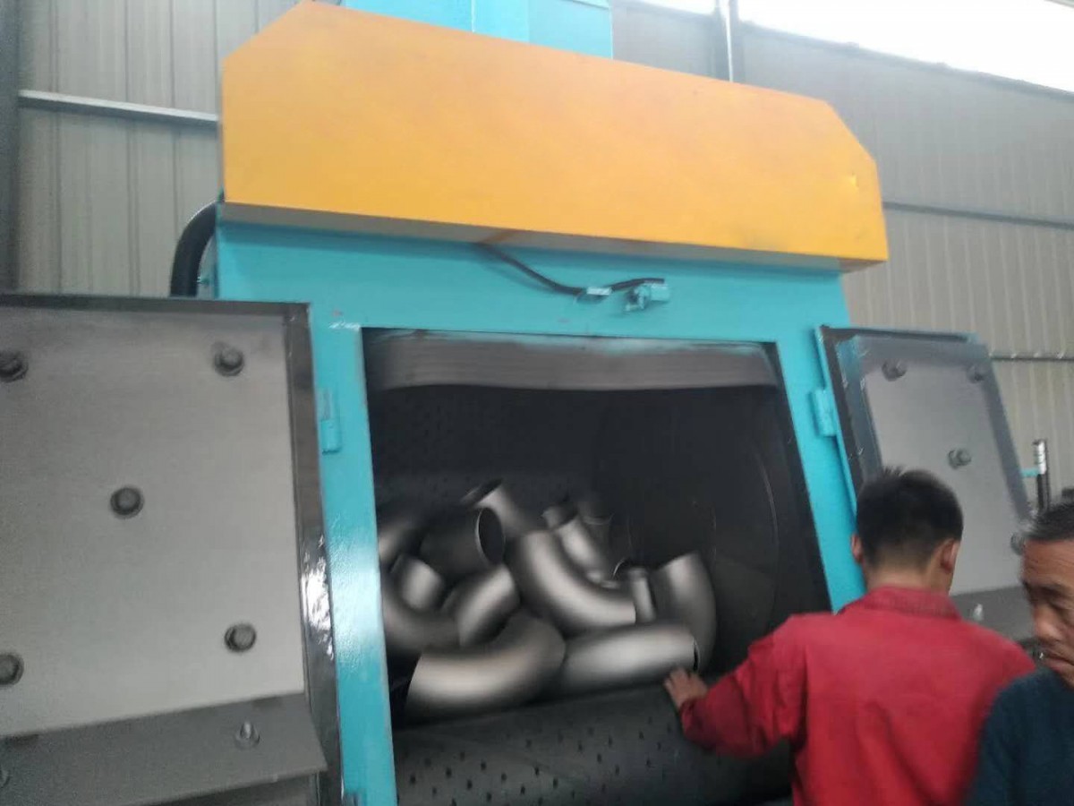 滄州鹽山拋丸機(jī)廠家供應(yīng)  彎頭履帶式拋丸機(jī)  3210 履帶式拋丸機(jī)生產(chǎn)廠家
