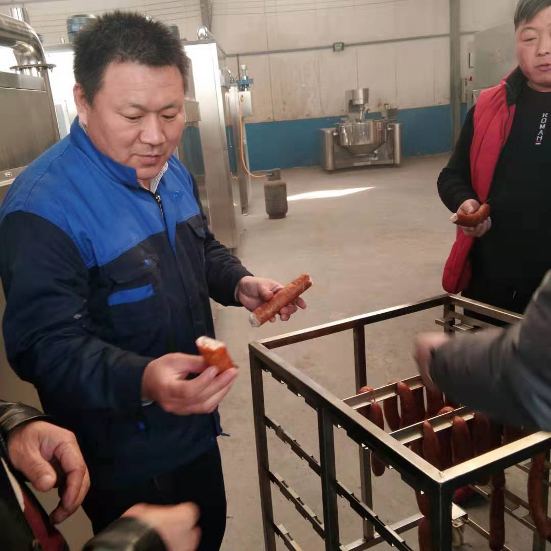 液壓灌腸機(jī)  自動(dòng)香腸灌腸機(jī)  哈爾濱紅腸成套加工設(shè)備示例圖5